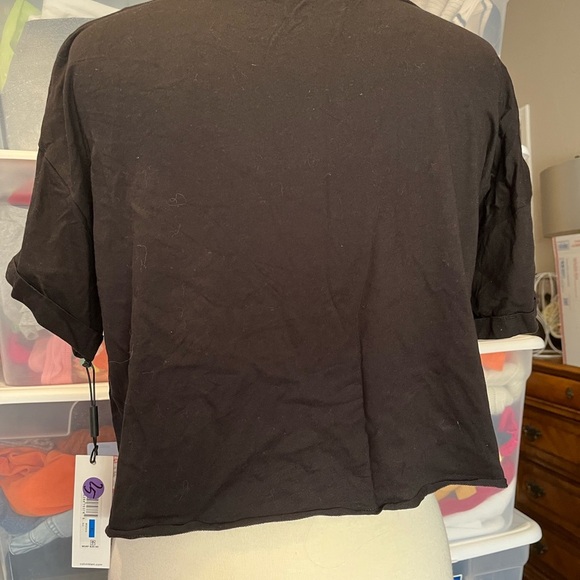 CK Cropped Tshirt - Picture 3 of 5